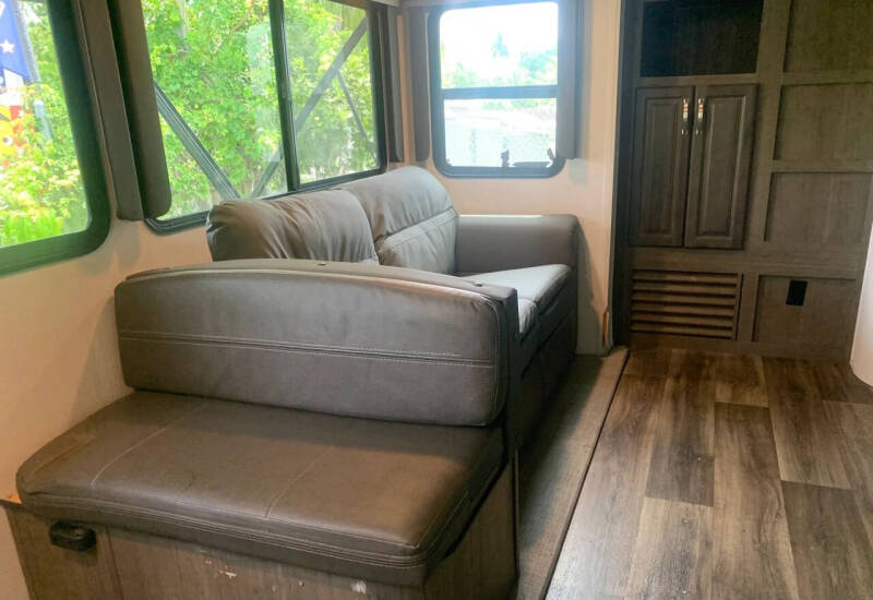 2023 Keystone RV Cougar Half-Ton FW