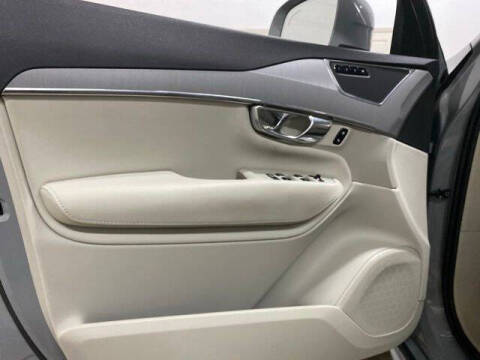 2025 Volvo XC90 B5 Core Bright Theme