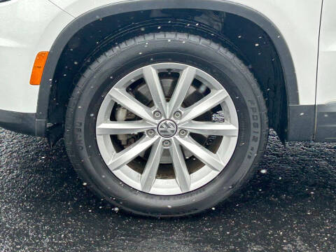 2017 Volkswagen Tiguan 2.0T Wolfsburg Edition