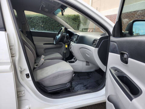 2011 Hyundai Accent GLS