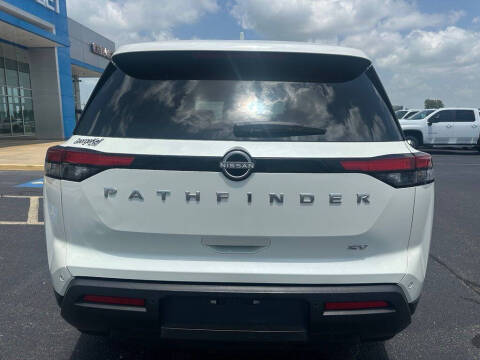 2024 Nissan Pathfinder SV