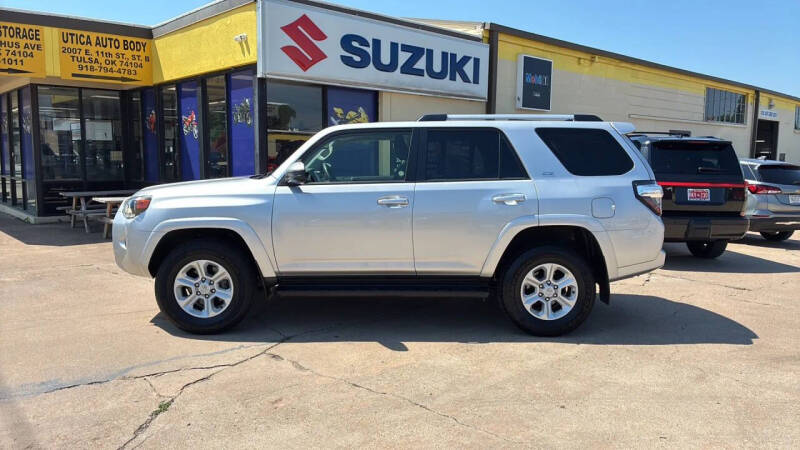 2024 Toyota 4Runner SR5's photo