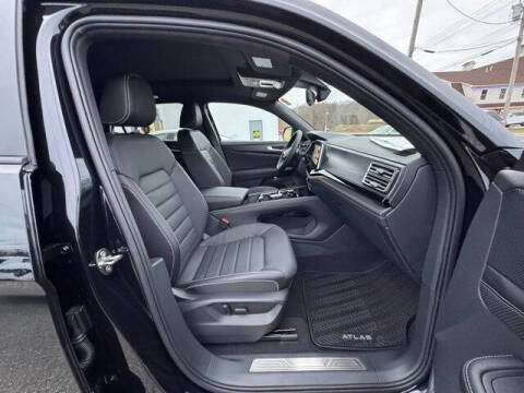 2026 Volkswagen Atlas Cross Sport SEL R-Line Black 4Motion