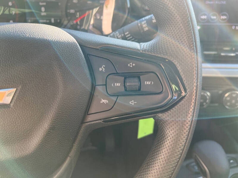 2025 Chevrolet Trax LS