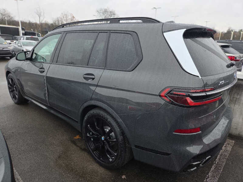 2026 BMW X7 M60i
