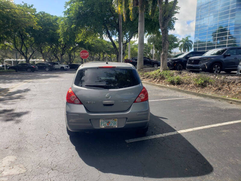 2012 Nissan Versa 1.8 S