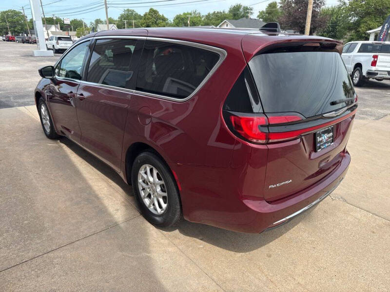 2023 Chrysler Pacifica Touring L