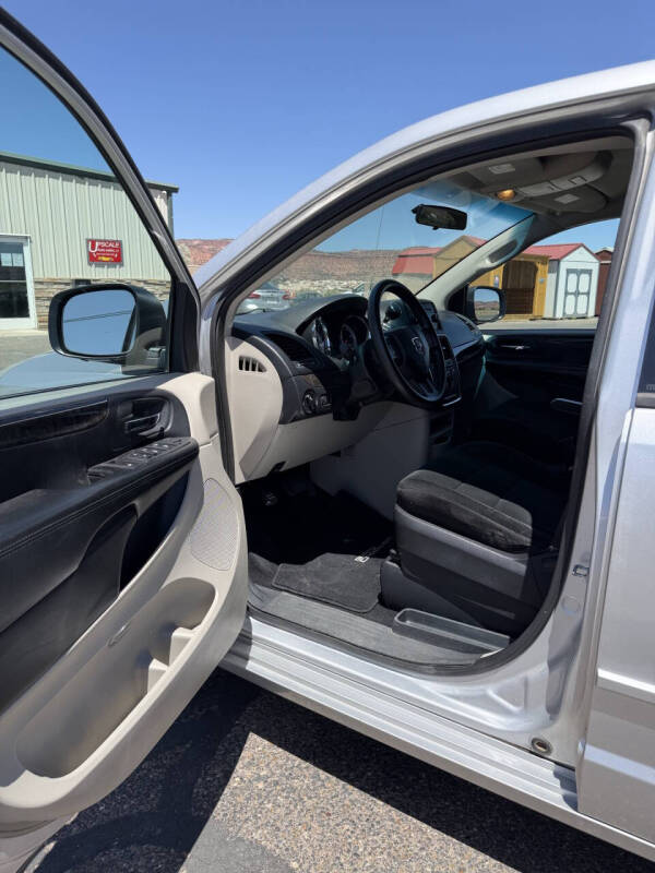 2011 Dodge Grand Caravan Express - Photo 9