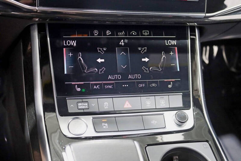 2020 Audi Q8 quattro Premium 55 TFSI