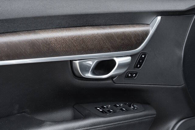 2020 Volvo V90 Cross Country T6