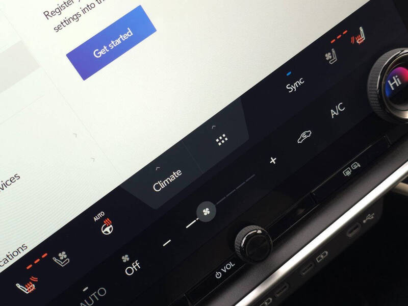 2023 Lexus RZ 450e Luxury