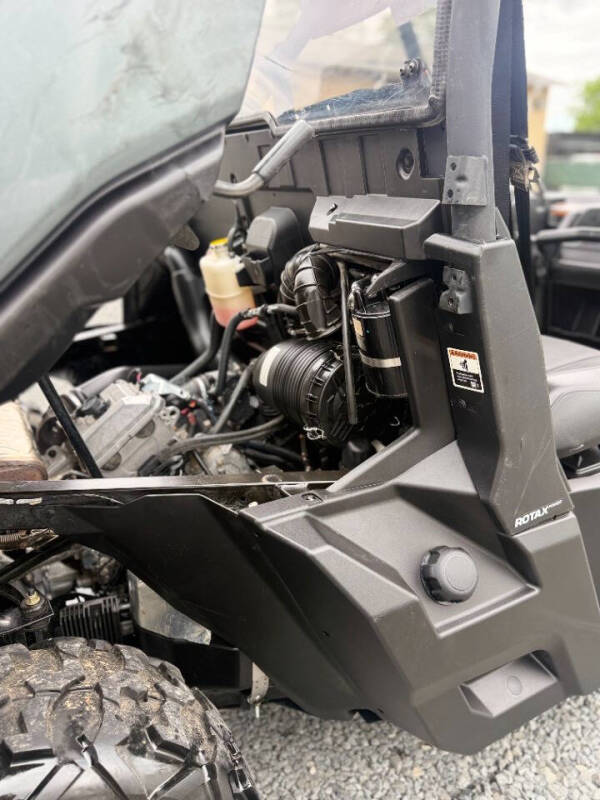 2024 Can-Am DEFENDER XT HD7
