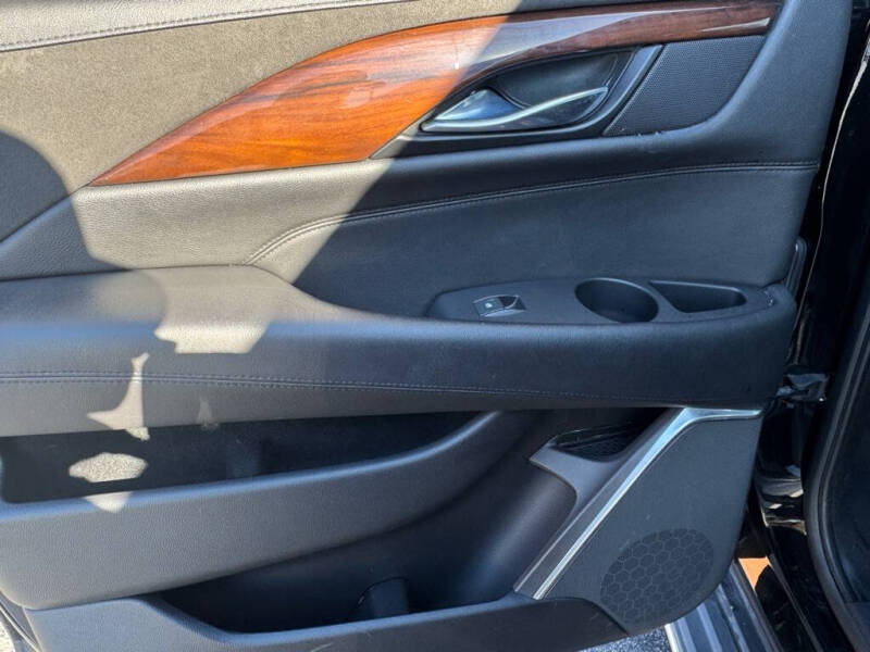 2018 Cadillac Escalade ESV Luxury