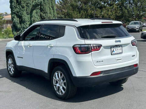 2023 Jeep Compass Latitude Lux