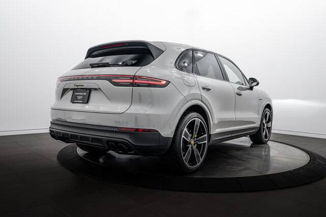 2023 Porsche Cayenne E-Hybrid Platinum Edition