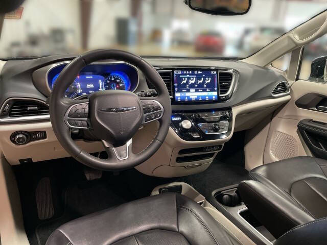 2024 Chrysler Pacifica Touring L