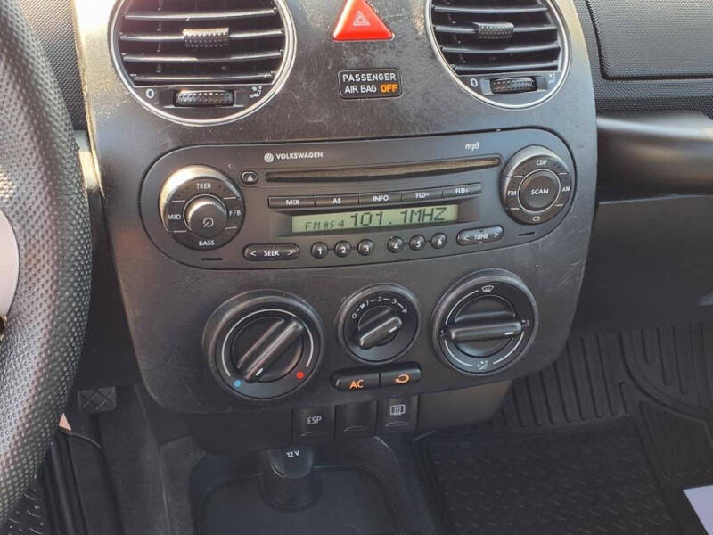 2008 Volkswagen New Beetle S