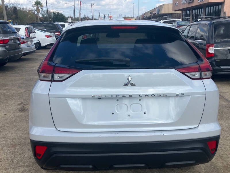 2022 Mitsubishi Eclipse Cross ES