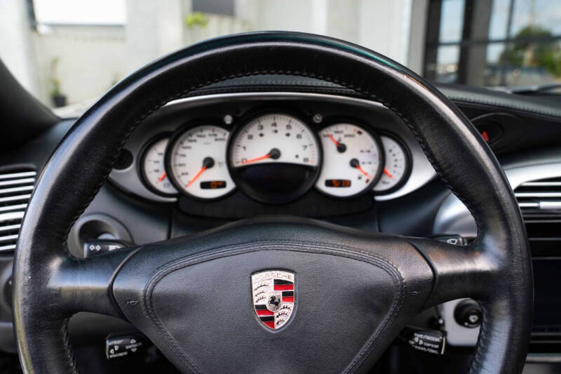2004 Porsche 911 Carrera 4S