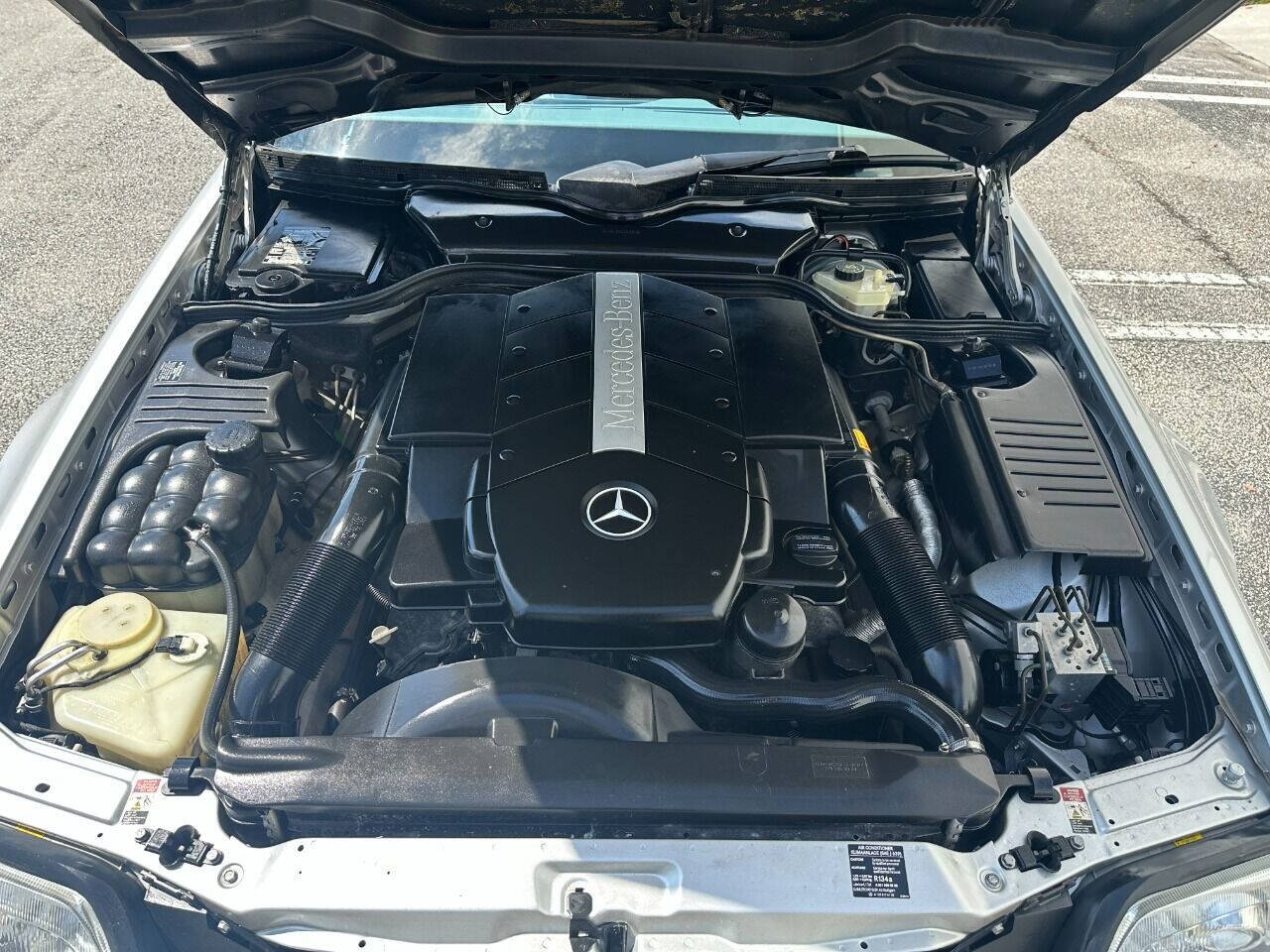 2000 Mercedes-Benz SL-Class  - $15,900