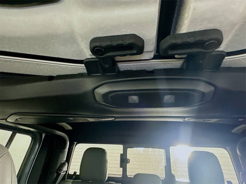 2025 Jeep Gladiator Mojave X