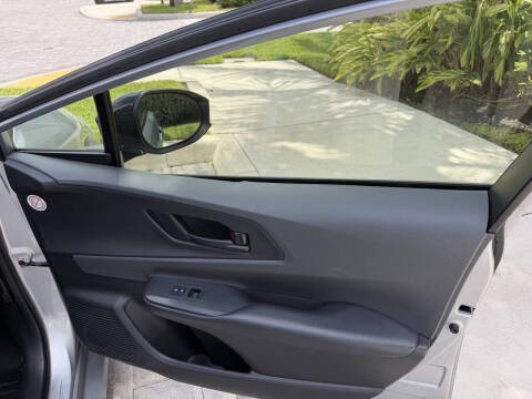 2023 Toyota Prius LE