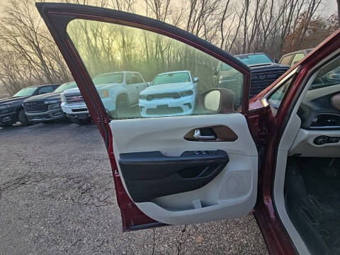 2017 Chrysler Pacifica Touring-L Plus