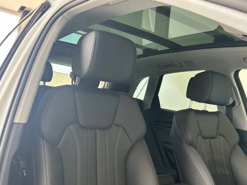 2025 Audi Q5 e quattro S line Premium 55 TFSI