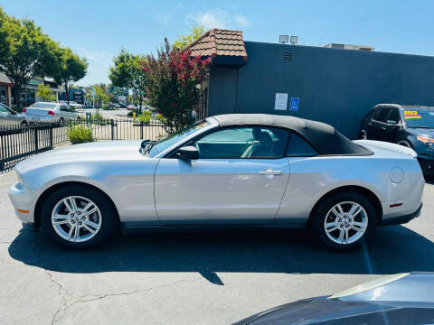 2011 Ford Mustang V6
