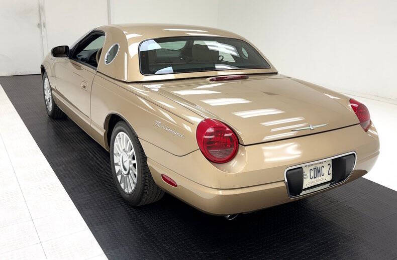 2005 Ford Thunderbird Deluxe