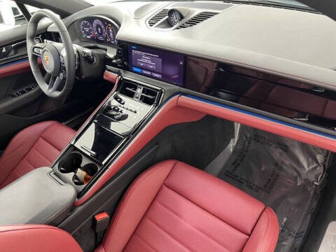 2025 Porsche Panamera 4
