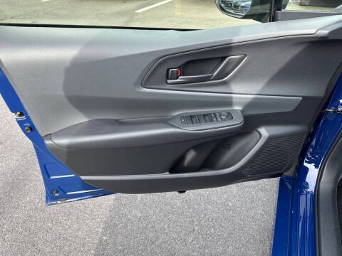 2025 Toyota Prius LE