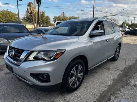 2017 Nissan Pathfinder for sale at IMD Motors Inc in Garland TX