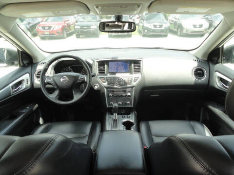 2020 Nissan Pathfinder SL