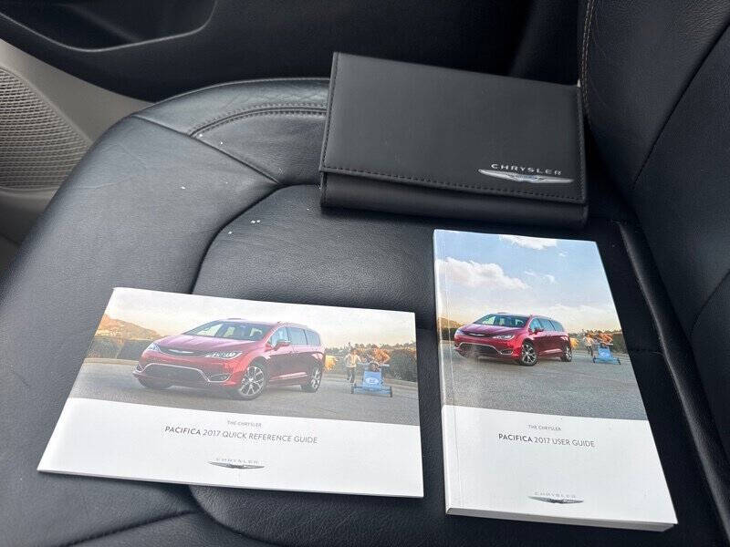 2017 Chrysler Pacifica Touring-L