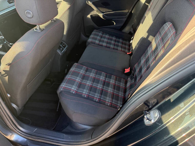 2016 Volkswagen Golf GTI S