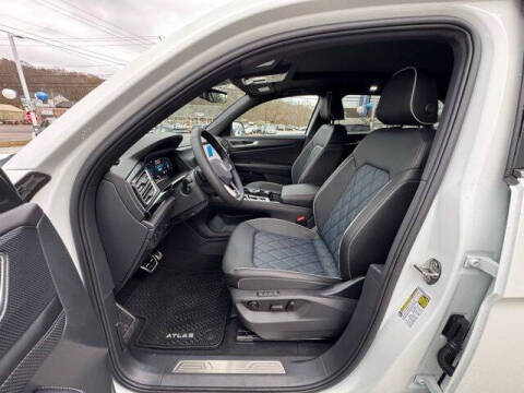 2026 Volkswagen Atlas Cross Sport SEL Premium R-Line 4Motion