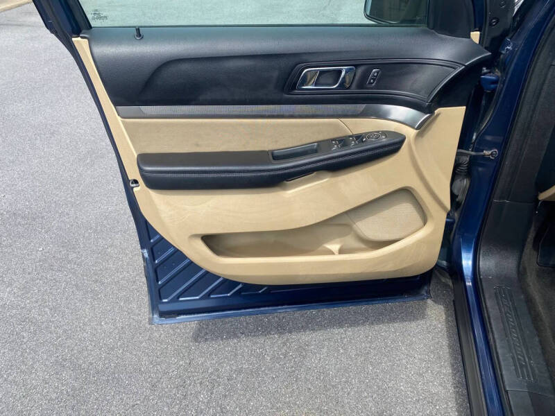 2016 Ford Explorer