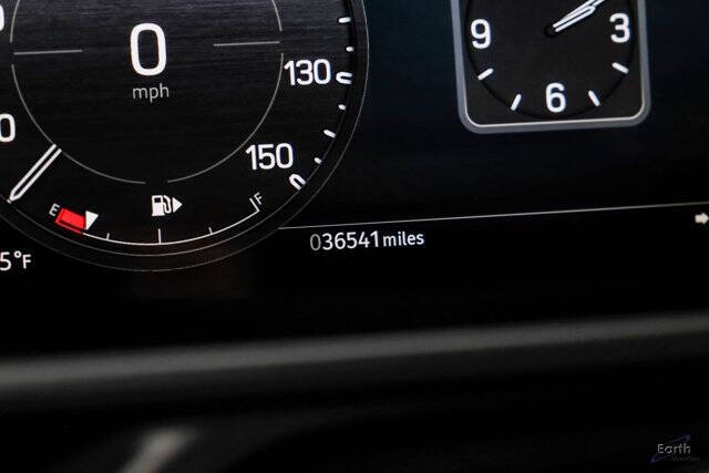 2024 Land Rover Defender 130 P400 X-Dynamic SE