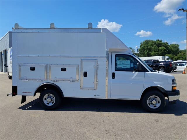 2025 Chevrolet Express 3500