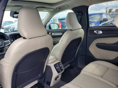 2026 Volvo XC40 B4 Plus