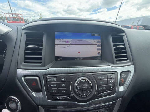 2019 Nissan Pathfinder SL