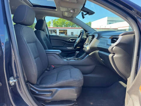 2017 GMC Acadia SLE-2
