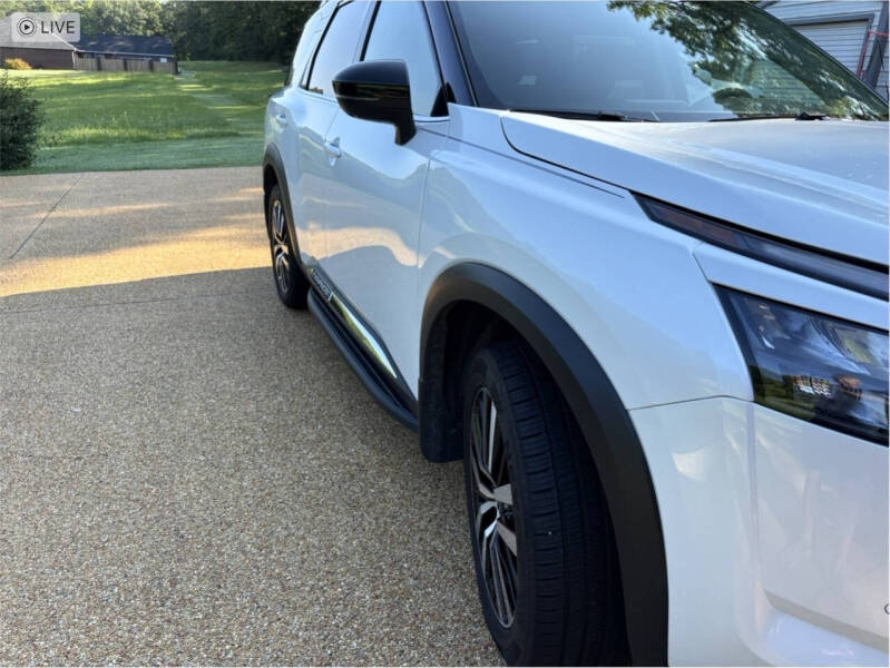 2025 Nissan Pathfinder Platinum