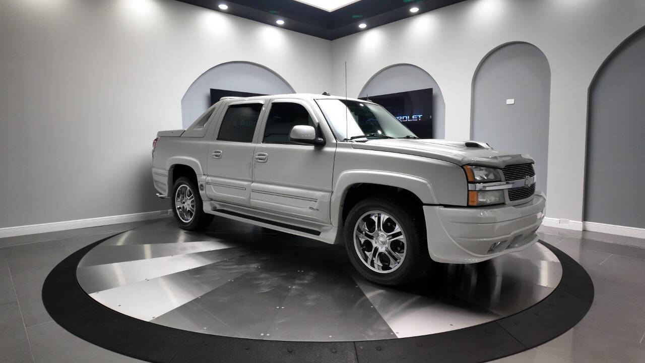 2004 Chevrolet Avalanche 9