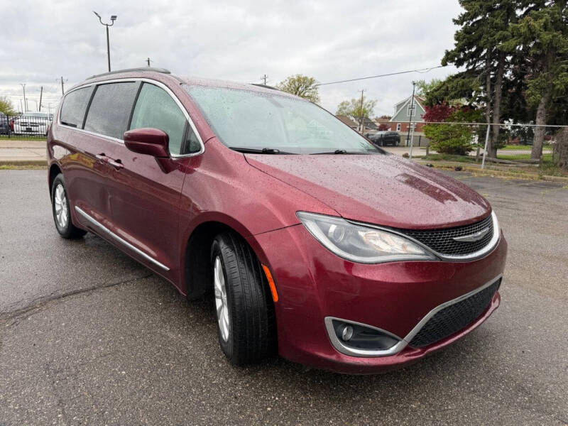 2017 Chrysler Pacifica Touring-L