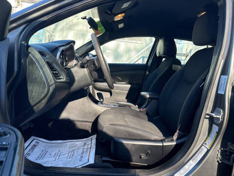 2013 Dodge Avenger SE