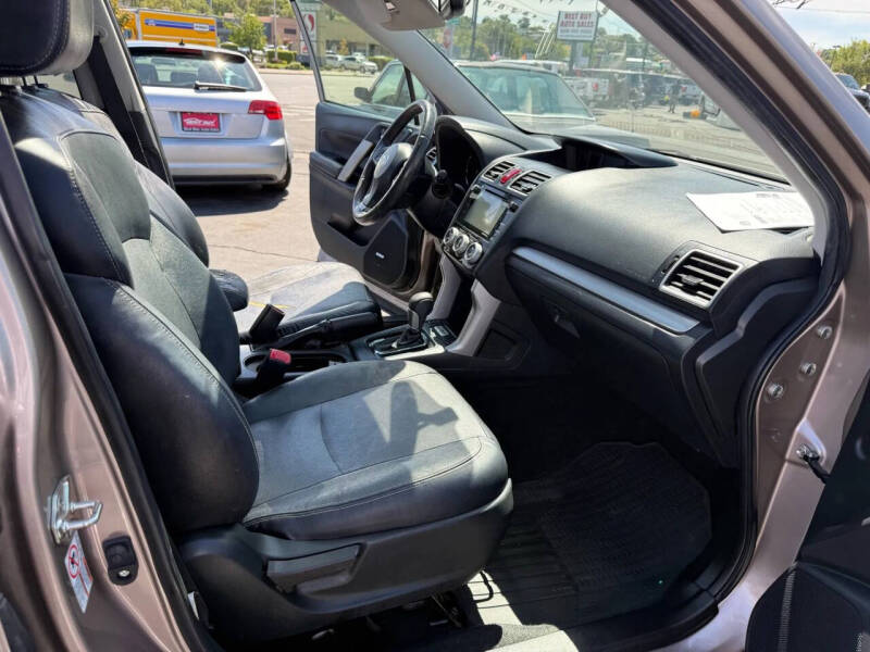 2016 Subaru Forester 2.5i Touring