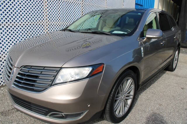2018 Lincoln MKT Reserve