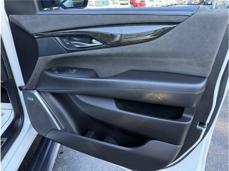 2019 Cadillac Escalade Platinum